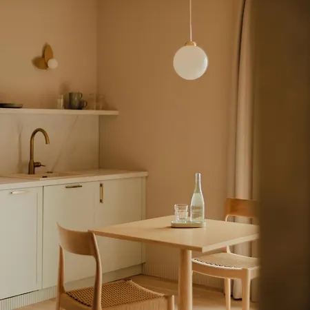 Design Zum Hirschen 公寓式酒店 4*